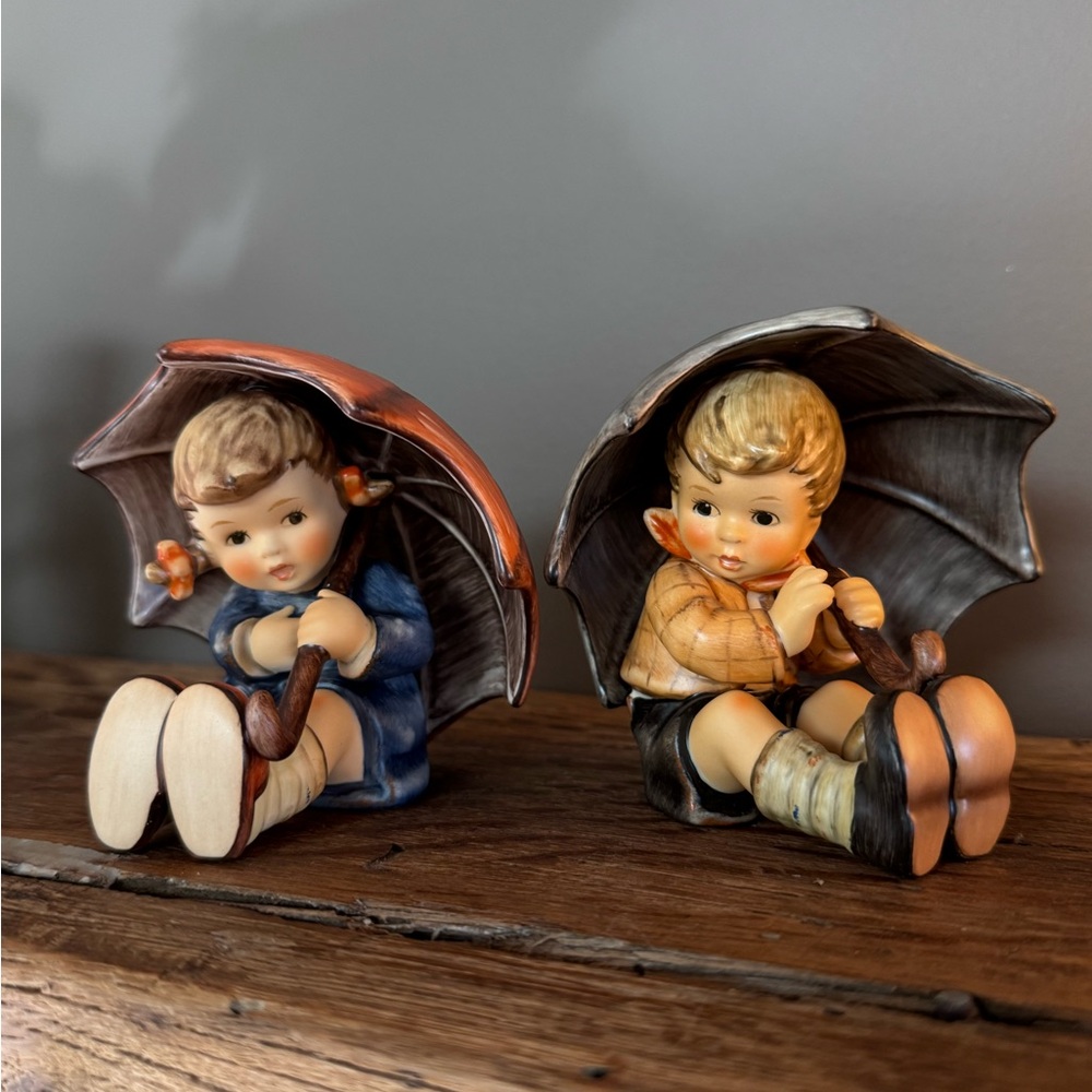 Hummel Umbrella Boy / Girl Figurines Set Goebel Germany HUM 152/A/0 152/B/0